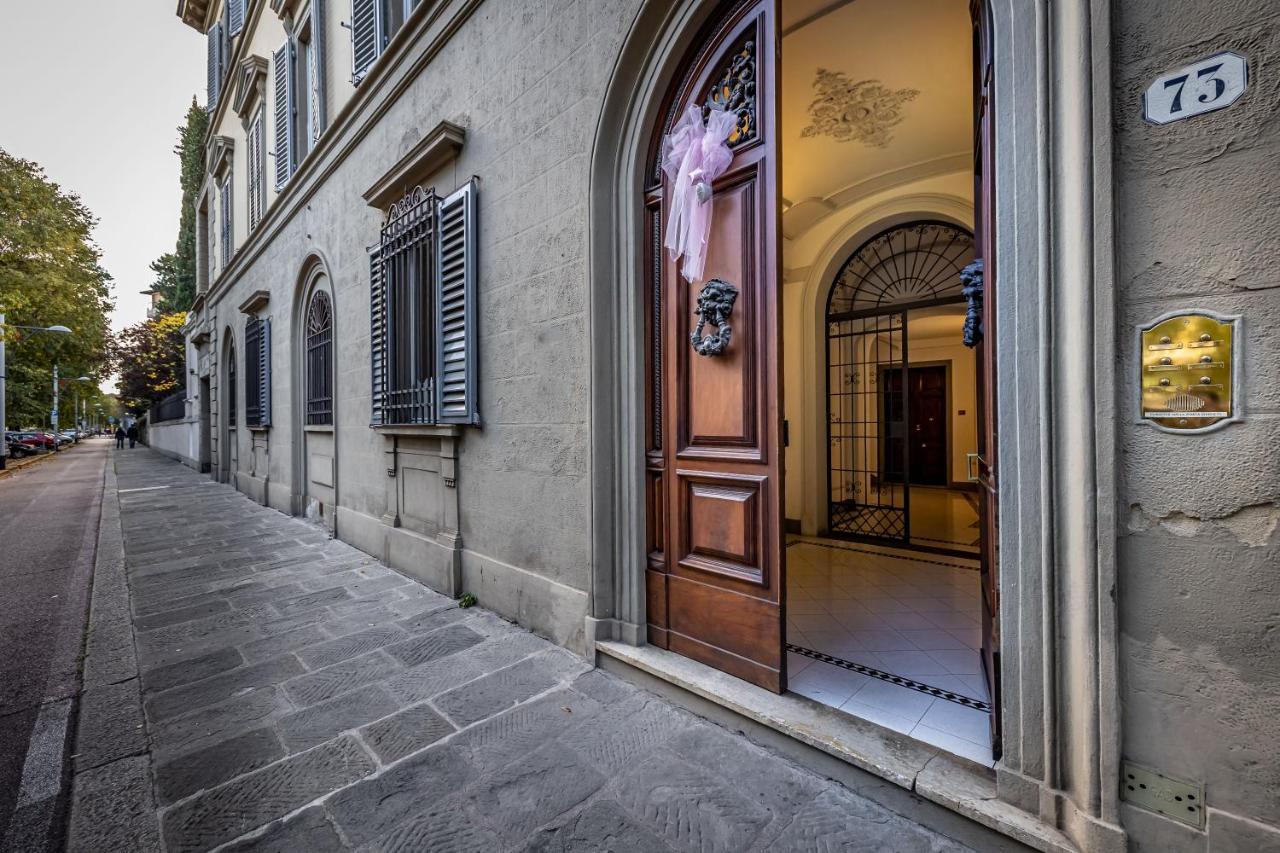 Yid Five Luxury Suites Apt With Secret Garden Apartamento