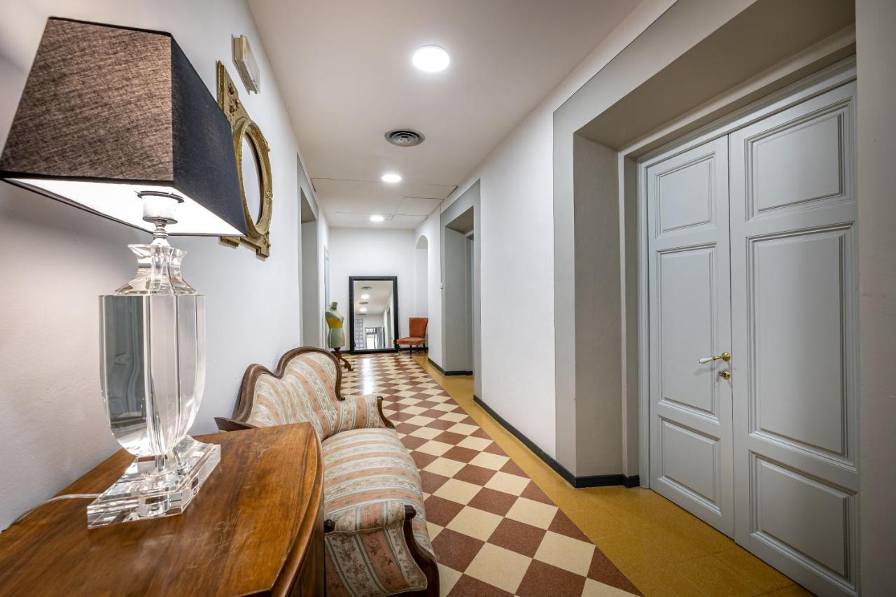 Apartamento Yid Five Luxury Suites Apt With Secret Garden