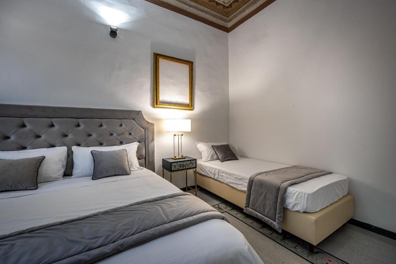 Yid Five Luxury Suites Apt With Secret Garden Florencia