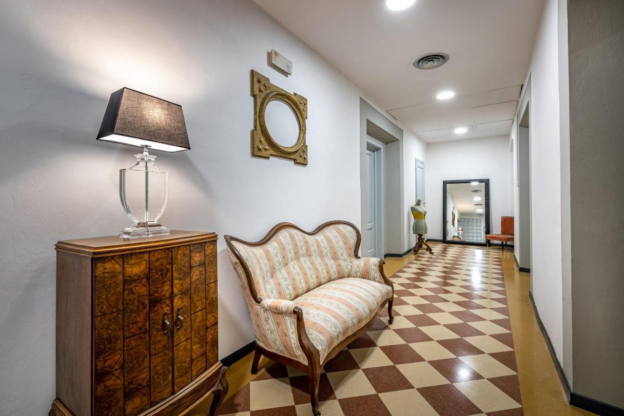 Yid Five Luxury Suites Apt With Secret Garden Apartamento *