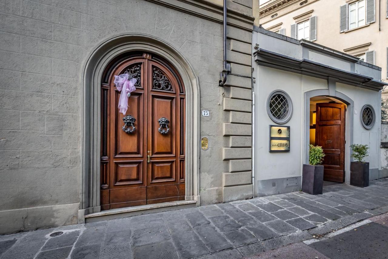 Yid Five Luxury Suites Apt With Secret Garden Florencia