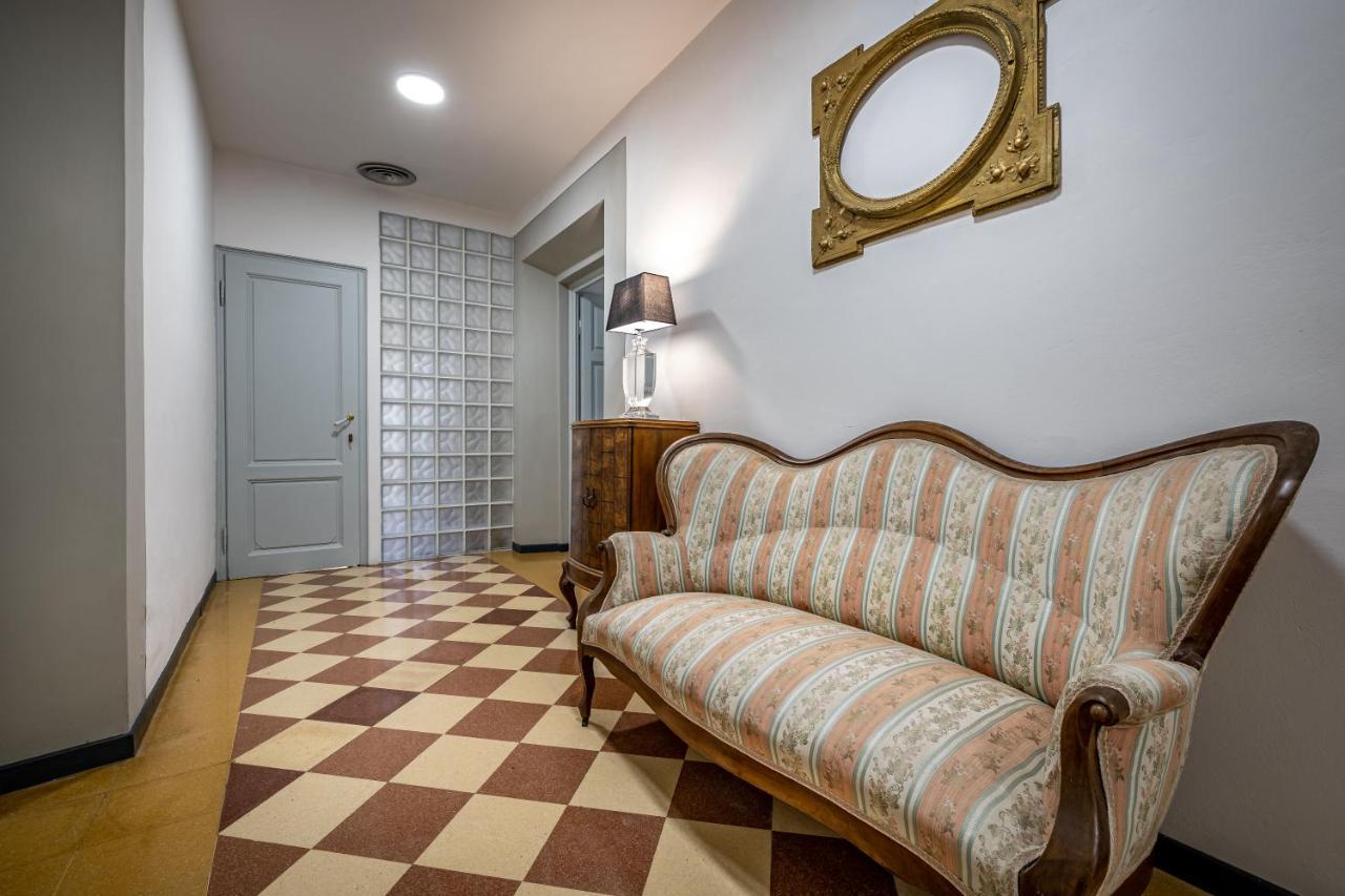 Yid Five Luxury Suites Apt With Secret Garden Apartamento Florencia